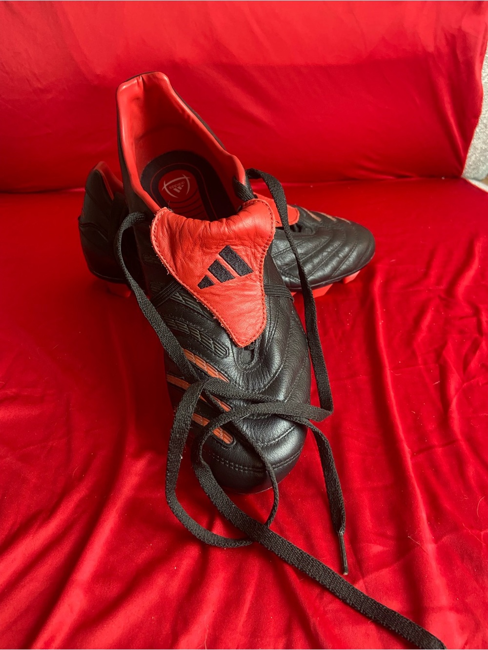 Adidas Men’s Black and Red football / soccer Cleats 2004 Predators vintage